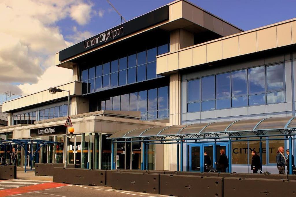 Full Apartment Close To Excel Centre, London City Airport , O2 Arena ภายนอก รูปภาพ